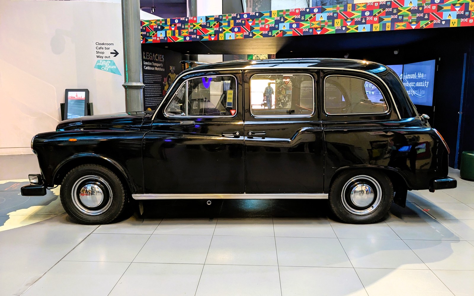 London Taxi - FX4 (London Transport Museum)